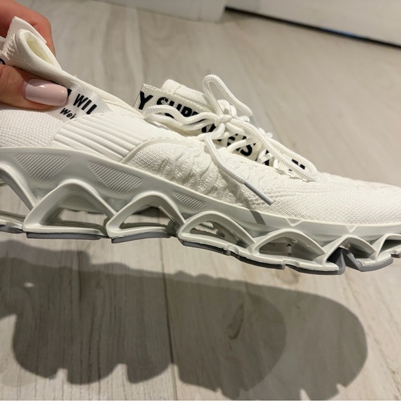 Men's White Athletic Shoes with Unique Sole Design - Picture 5 of 13